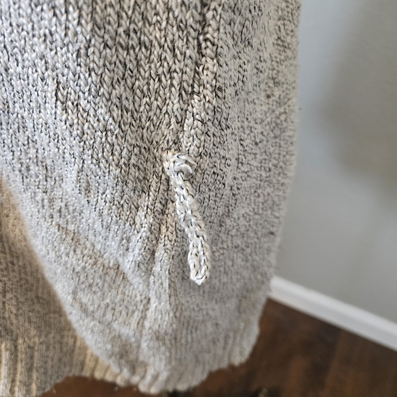 Carolyn Taylor Light Gray Knit Button Cardigan - Picture 4 of 4